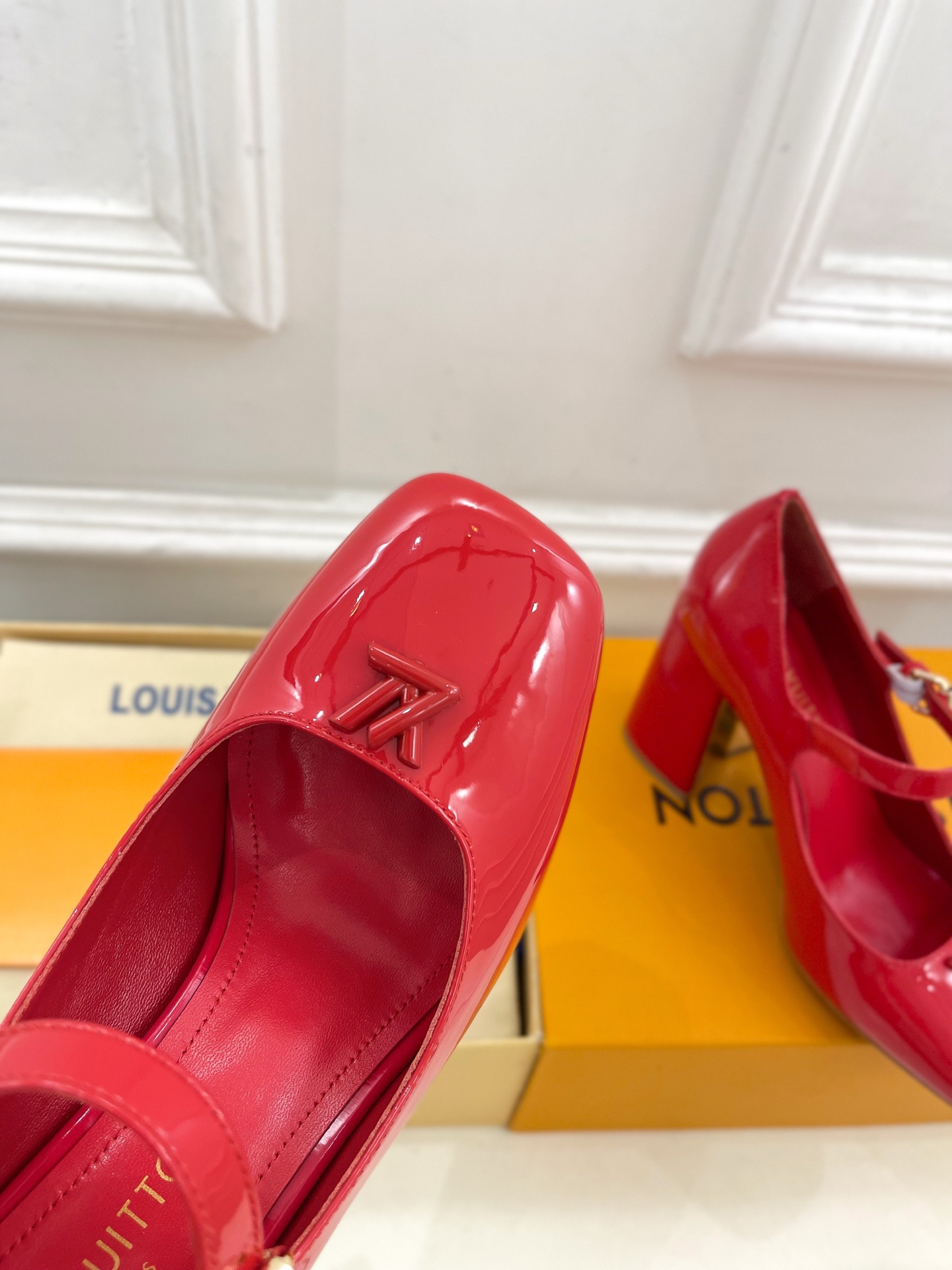 Women's high heels